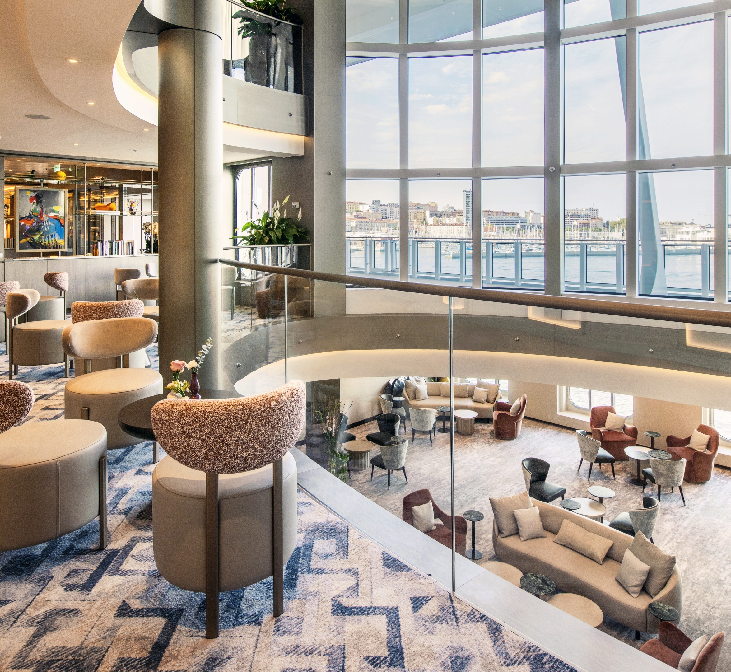 Silver Nova - Atrium